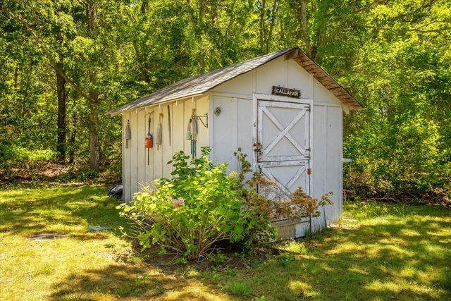 6 Parkwood Ct, Yarmouth, MA 02664