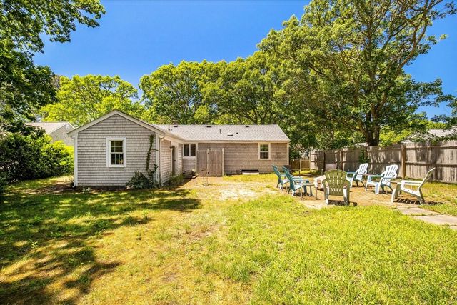 6 Parkwood Ct, Yarmouth, MA 02664