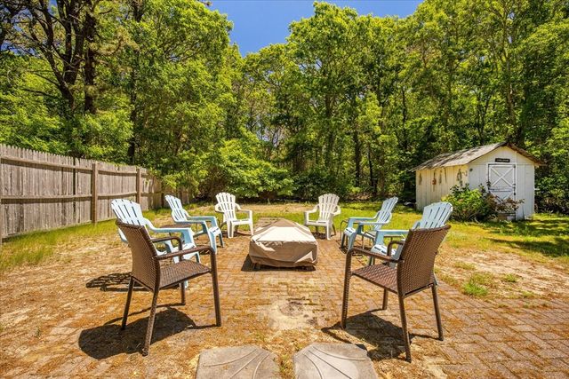 6 Parkwood Ct, Yarmouth, MA 02664