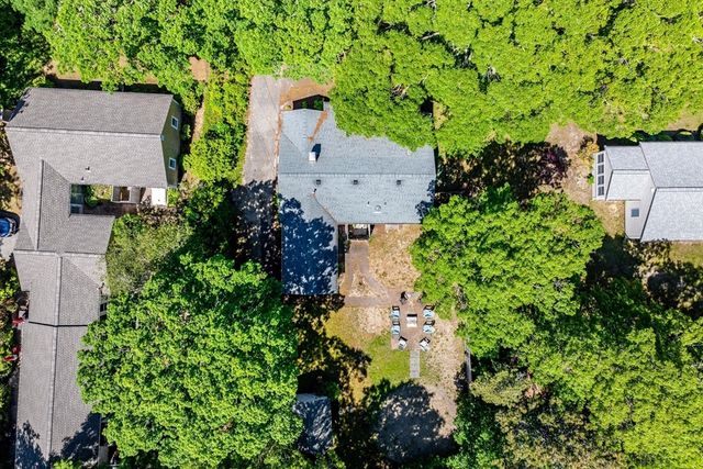 6 Parkwood Ct, Yarmouth, MA 02664