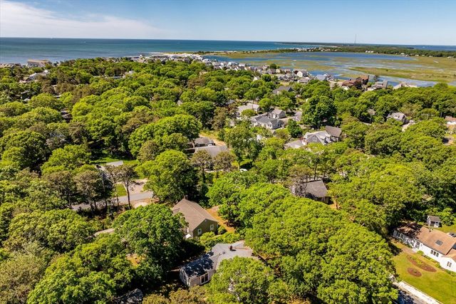 6 Parkwood Ct, Yarmouth, MA 02664