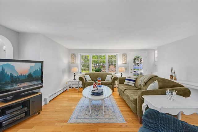 6 Parkwood Ct, Yarmouth, MA 02664