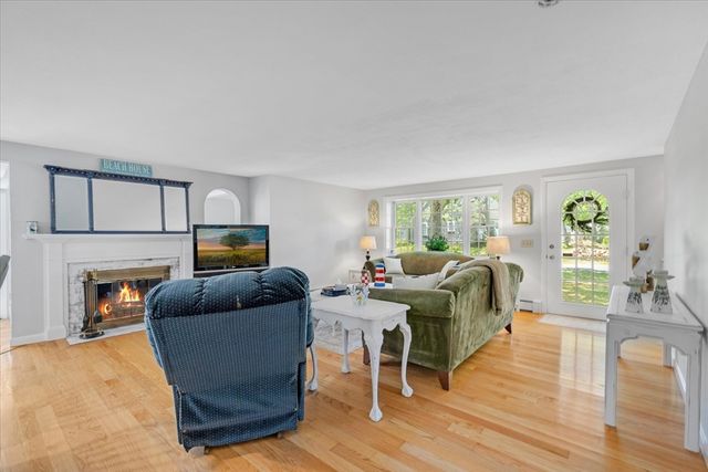 6 Parkwood Ct, Yarmouth, MA 02664