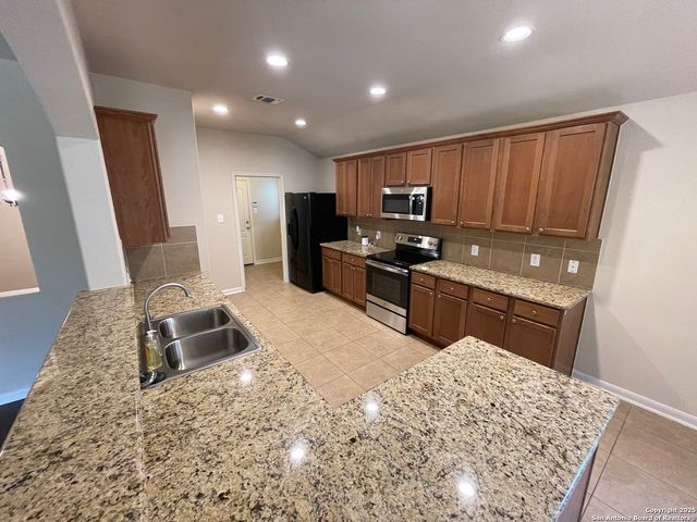 5530 Thunder Oaks, San Antonio, TX 78261