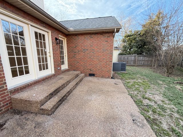 148 S Birchwood Dr, Hendersonville, TN 37075