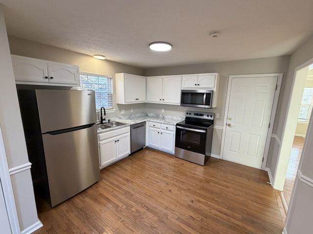 148 S Birchwood Dr, Hendersonville, TN 37075