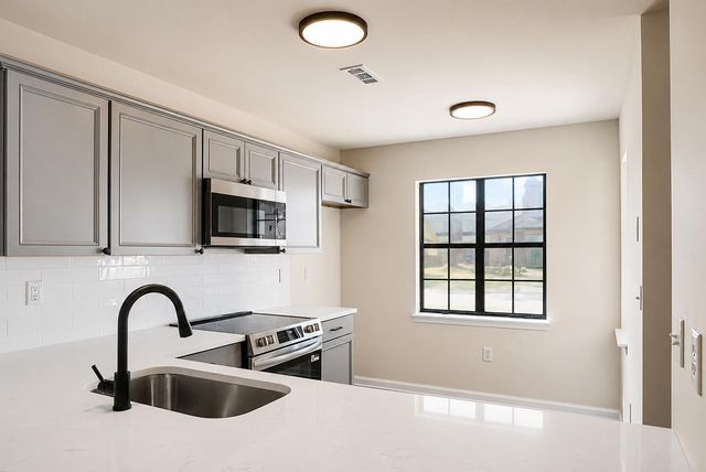 7650 Oldridge Road, North Charleston, SC 29418