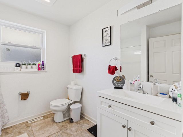 1579 S 21st STREET, Milwaukee, WI 53204