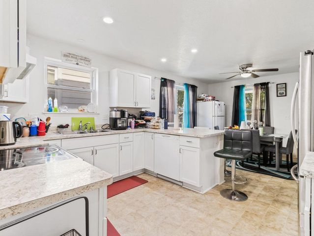 1579 S 21st STREET, Milwaukee, WI 53204