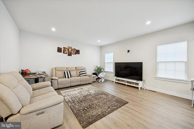 243 CHASTAIN DR, Honey Brook, PA 19344