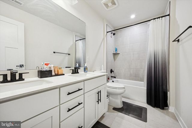 243 CHASTAIN DR, Honey Brook, PA 19344