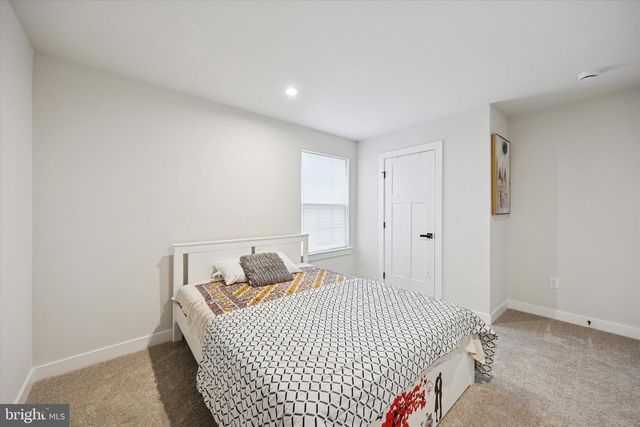 243 CHASTAIN DR, Honey Brook, PA 19344