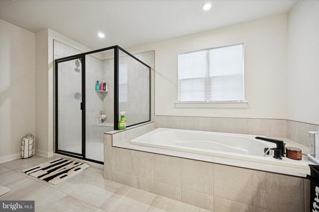 243 CHASTAIN DR, Honey Brook, PA 19344