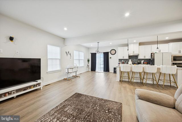 243 CHASTAIN DR, Honey Brook, PA 19344