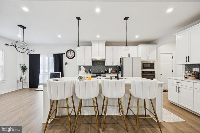 243 CHASTAIN DR, Honey Brook, PA 19344