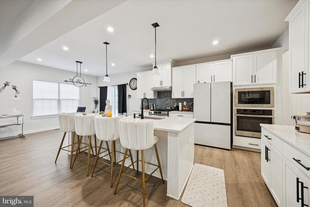 243 CHASTAIN DR, Honey Brook, PA 19344