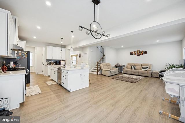 243 CHASTAIN DR, Honey Brook, PA 19344