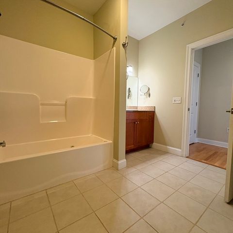4 Harvest Drive 311, North Andover, MA 01845