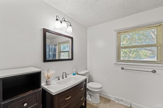 212 Ogden Road, Altavista, VA 24517