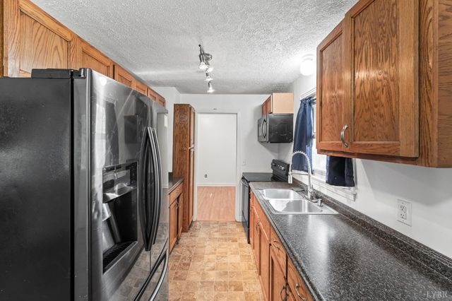 212 Ogden Road, Altavista, VA 24517