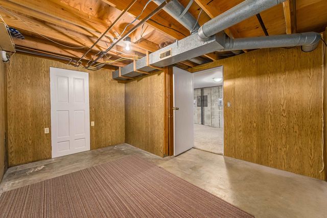 6334 N Scottsville St, Park City, KS 67219