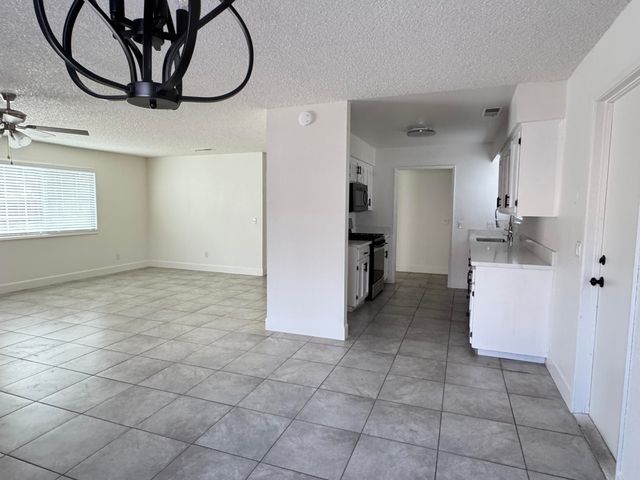 1732 S Burke Street, Visalia, CA 93292