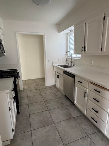 1732 S Burke Street, Visalia, CA 93292