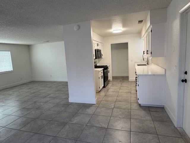 1732 S Burke Street, Visalia, CA 93292