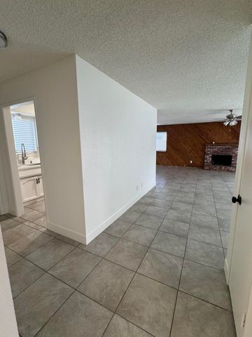 1732 S Burke Street, Visalia, CA 93292