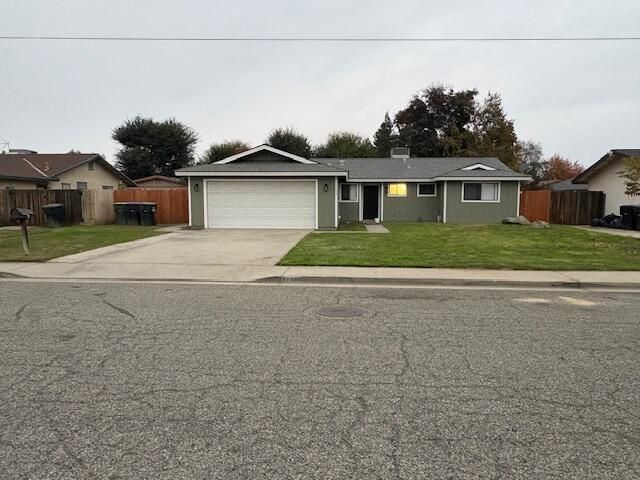 1732 S Burke Street, Visalia, CA 93292
