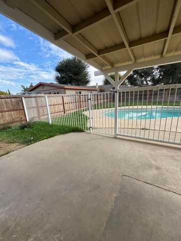 1732 S Burke Street, Visalia, CA 93292