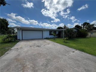 2031 Maravilla CIR, Fort Myers, FL 33901