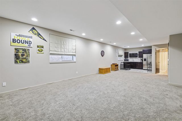 14400 Plum Drive, Urbandale, IA 50323