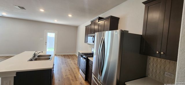 6806 Prue Rd Unit 24, San Antonio, TX 78240