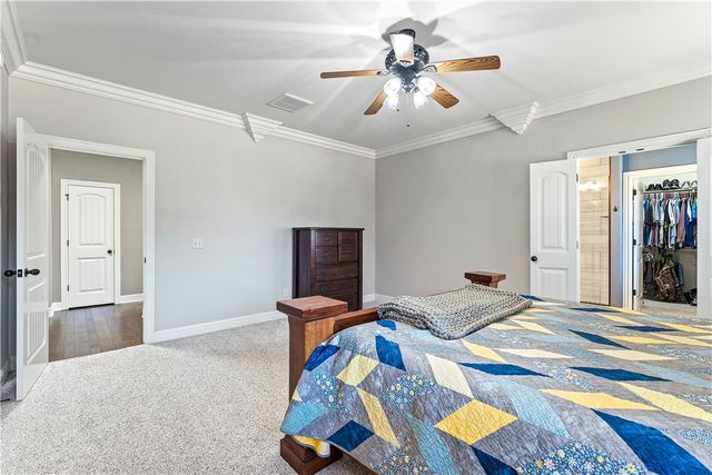 5703 S 45th Street, Rogers, AR 72758