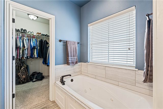 5703 S 45th Street, Rogers, AR 72758