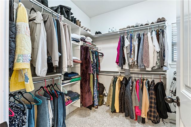 5703 S 45th Street, Rogers, AR 72758