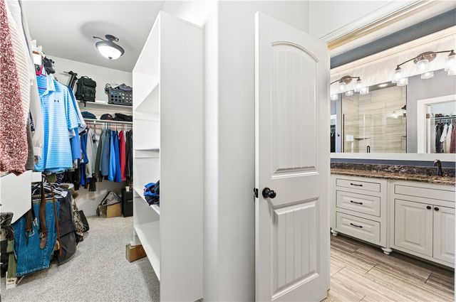 5703 S 45th Street, Rogers, AR 72758