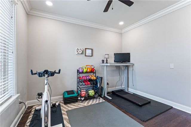 5703 S 45th Street, Rogers, AR 72758