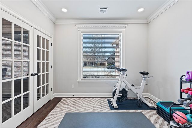 5703 S 45th Street, Rogers, AR 72758