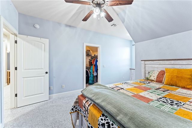 5703 S 45th Street, Rogers, AR 72758