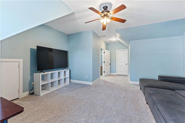 5703 S 45th Street, Rogers, AR 72758