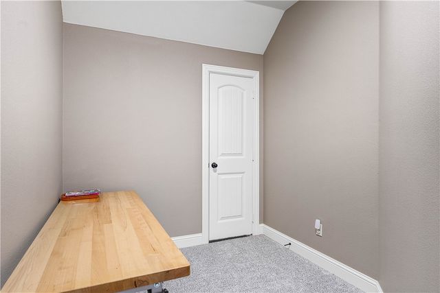 5703 S 45th Street, Rogers, AR 72758