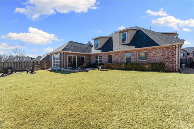 5703 S 45th Street, Rogers, AR 72758