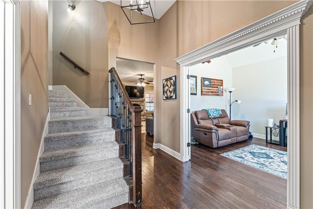 5703 S 45th Street, Rogers, AR 72758