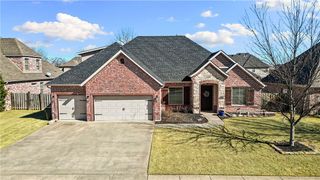 5703 S 45th Street, Rogers, AR 72758