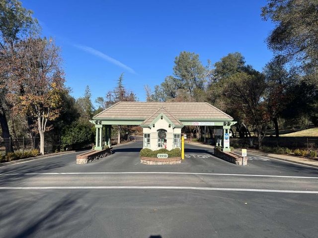 13498 Tierra Heights Road, Redding, CA 96003