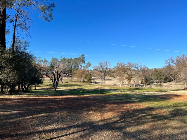 13498 Tierra Heights Road, Redding, CA 96003