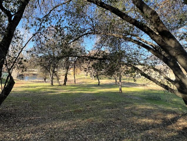 13498 Tierra Heights Road, Redding, CA 96003