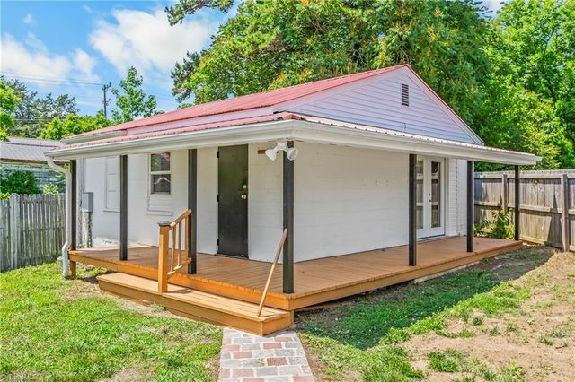 102 Grimes Park Drive, Thomasville, NC 27360